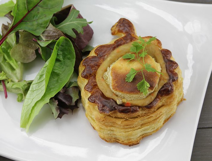 Découvrez notre recette de bouchées de gésiers de canard confits aux artichauts en salade croquante, Maître CoQ