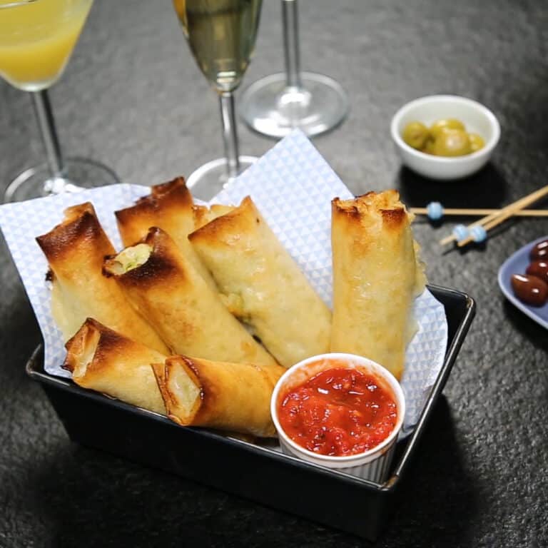 Les Sticks Croustillants de Poulet à la Mozzarella sont à déguster entre amis