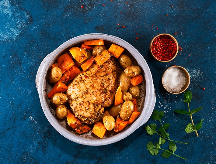 Maitre Coq vous propose de découvrir cette nouvelle recette de filet de dinde mariné au vin blanc et à la coriandre. Un délice pour les papilles !