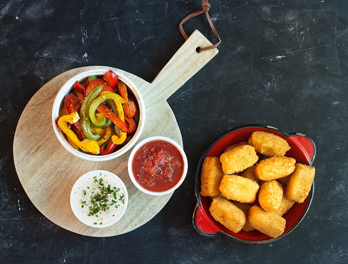 Réalisez cette succulente recette de croquetas et poivrons grillés signée Maître CoQ, vous n'allez pas être déçus !